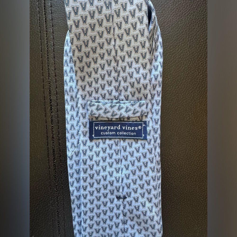 Vineyard Vines Villanova Silk Tie